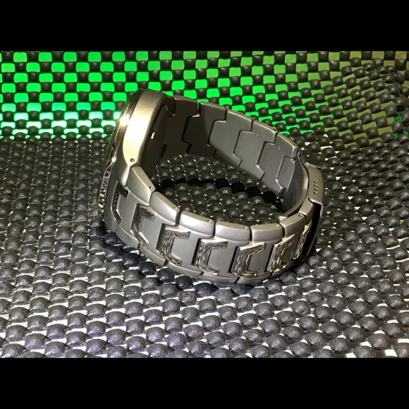 Rare Fossil Titanium w/Black Cherry dial ~ NWT - Picture 6 of 9